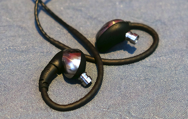 Echobox announces Nomad and Traveler titanium headphones with 3-year long warranties