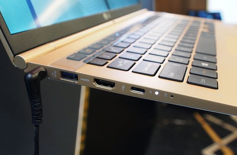 LG Gram's 14 and 15inch notebooks weigh less than a kilogram