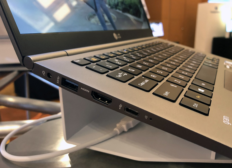 Handson with the updated for 2018 LG gram notebooks